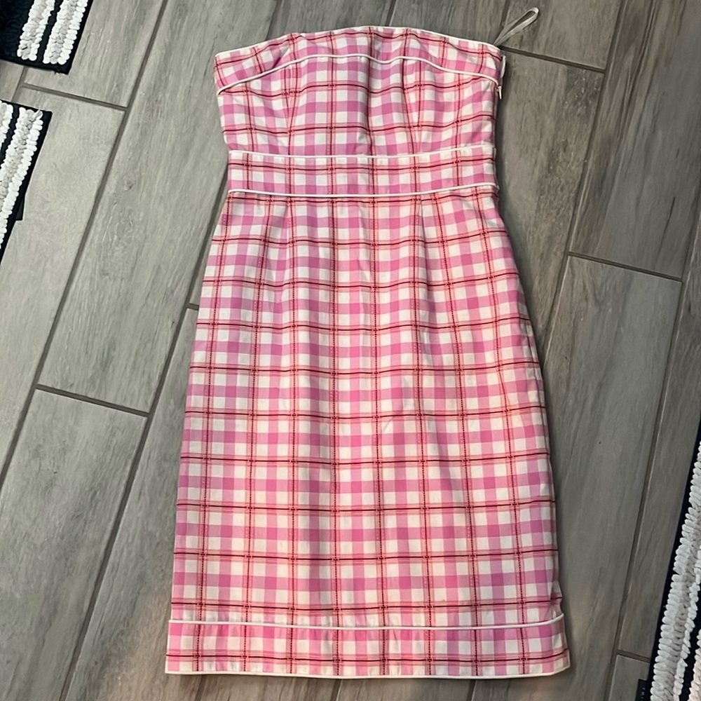 pink strapless dress